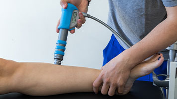 patient getting Shockwave Therapy in Hayward CA