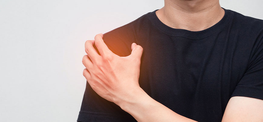 patient needing shoulder tendinopathy treatment in Hayward
